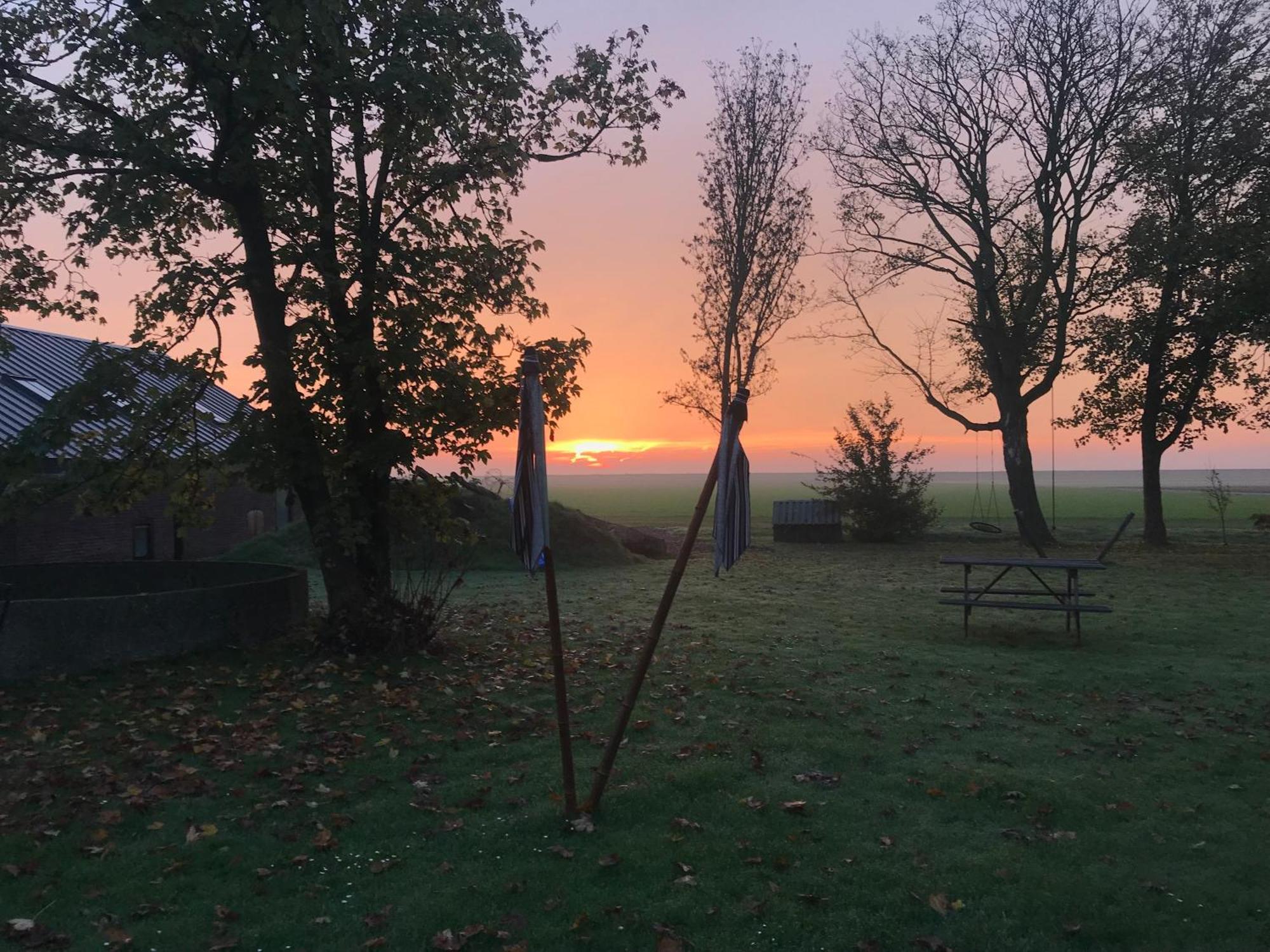 克拉亨堡Bed En Brood In De Kapschuur - Boerderij De Zuiderkrib住宿加早餐旅馆 外观 照片