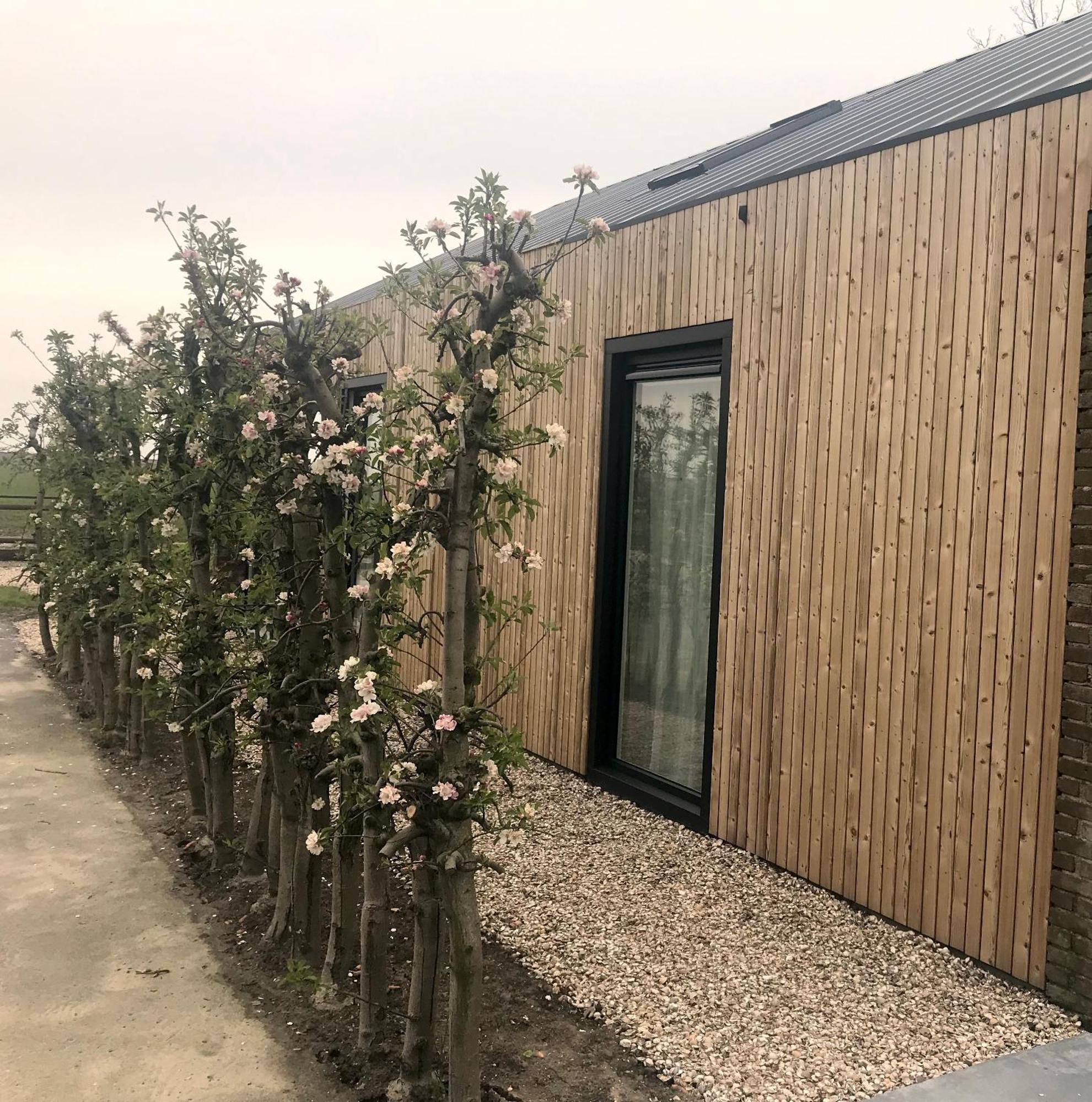 克拉亨堡Bed En Brood In De Kapschuur - Boerderij De Zuiderkrib住宿加早餐旅馆 外观 照片